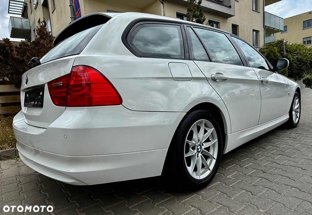 BMW Seria 3 318d - 11