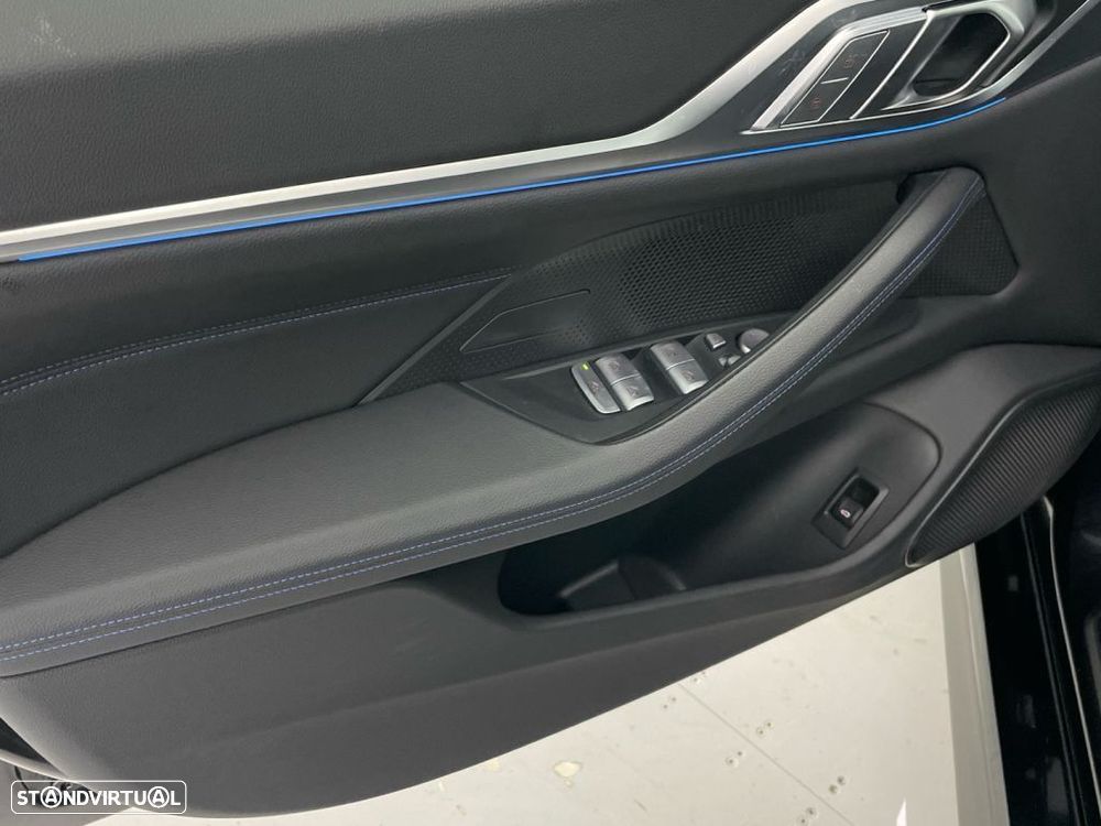 BMW i4 eDrive40 Desportiva M - 17
