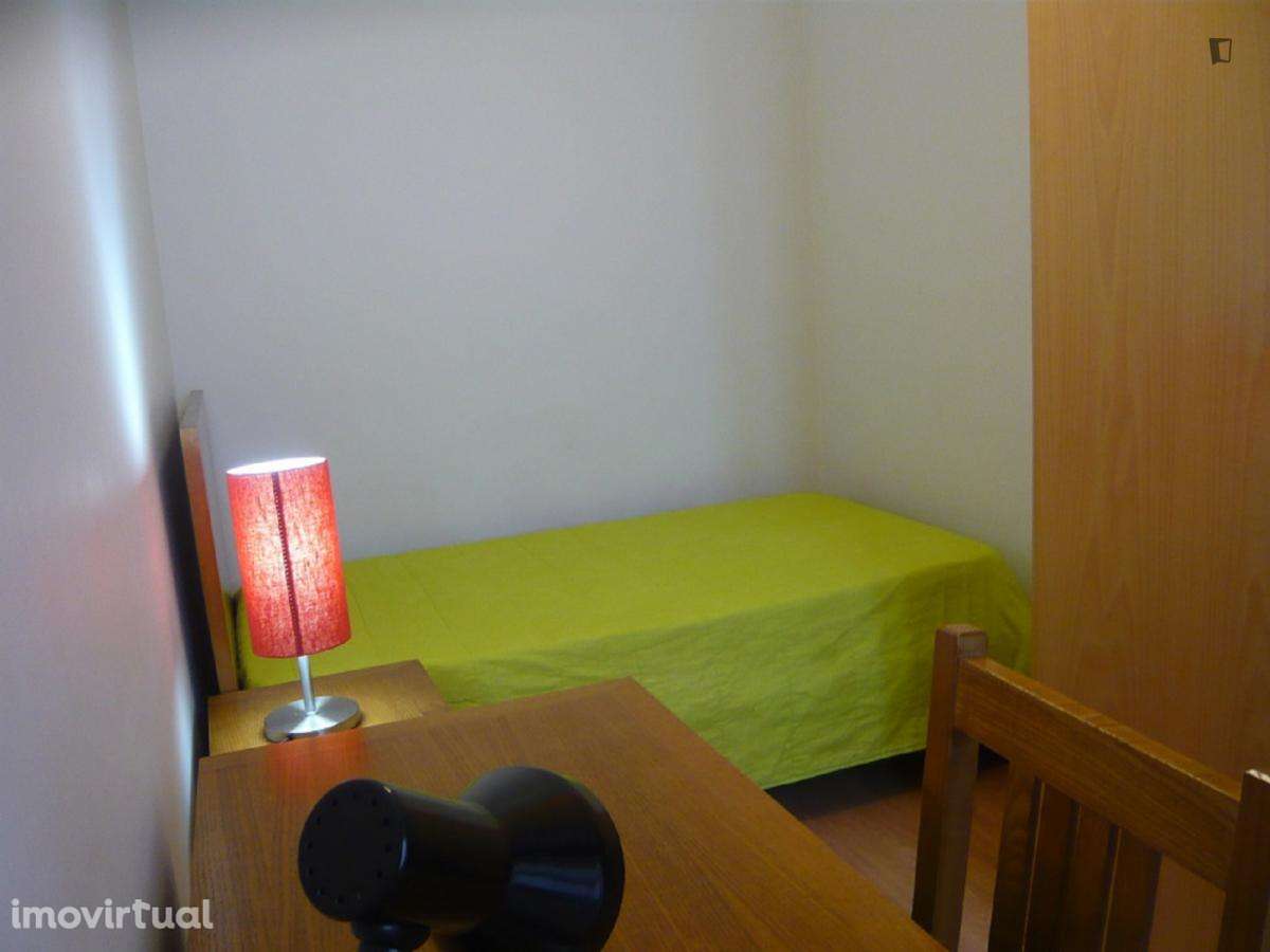 Quarto - localizado em Cidral Coimbra - Grande imagem: 3/12