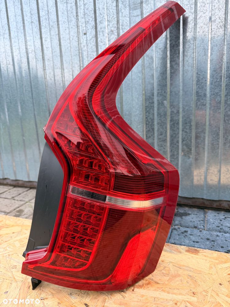 Lampa prawy tył Volvo XC90 ll - 1