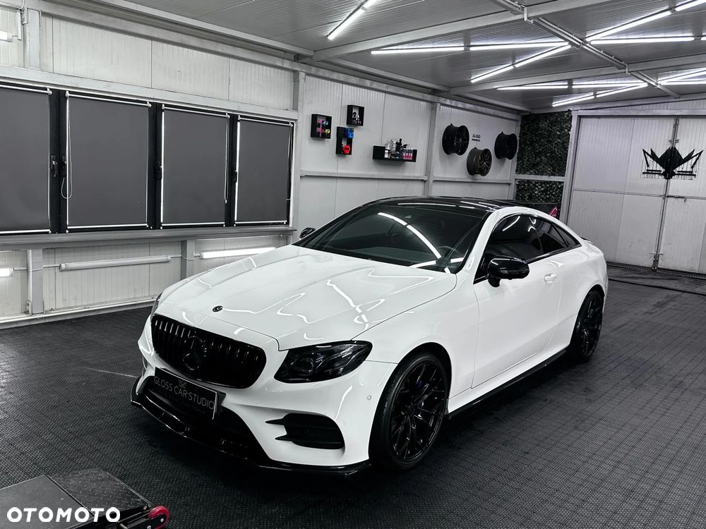 Mercedes-Benz Klasa E 220 d 4Matic 9G-TRONIC AMG Line - 1