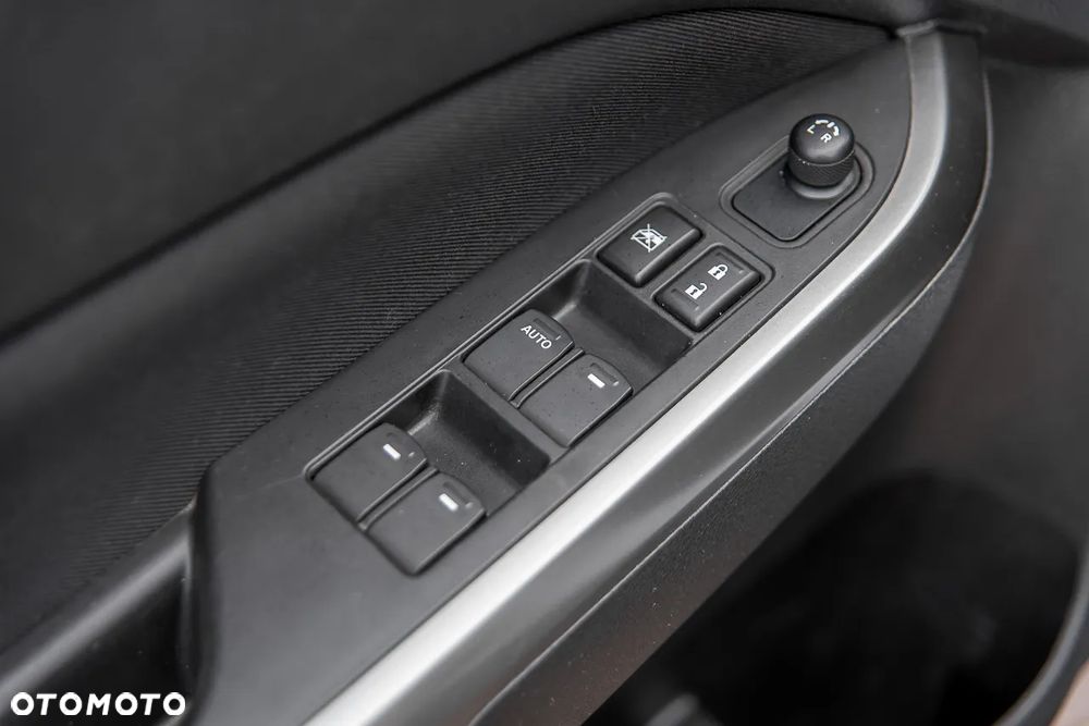 Suzuki Vitara 1.4 Boosterjet Hybrid Comfort+ - 16