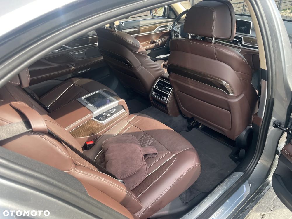 BMW Seria 7 740Le iPerformance - 6