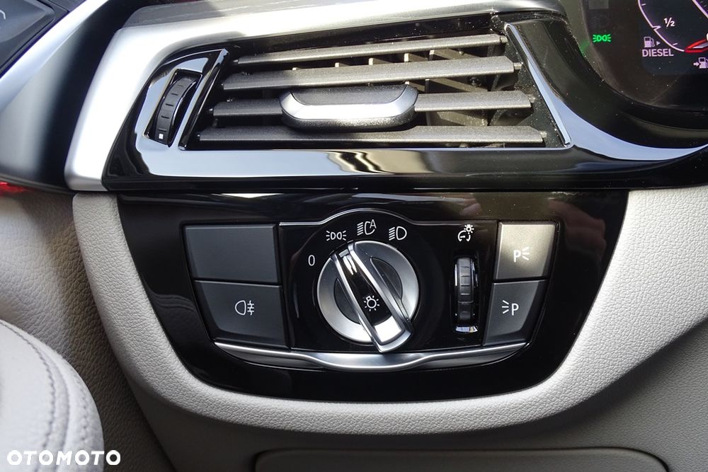 BMW Seria 5 520d Luxury Line - 31