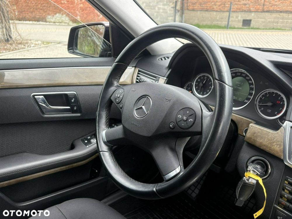 Mercedes-Benz Klasa E - 15