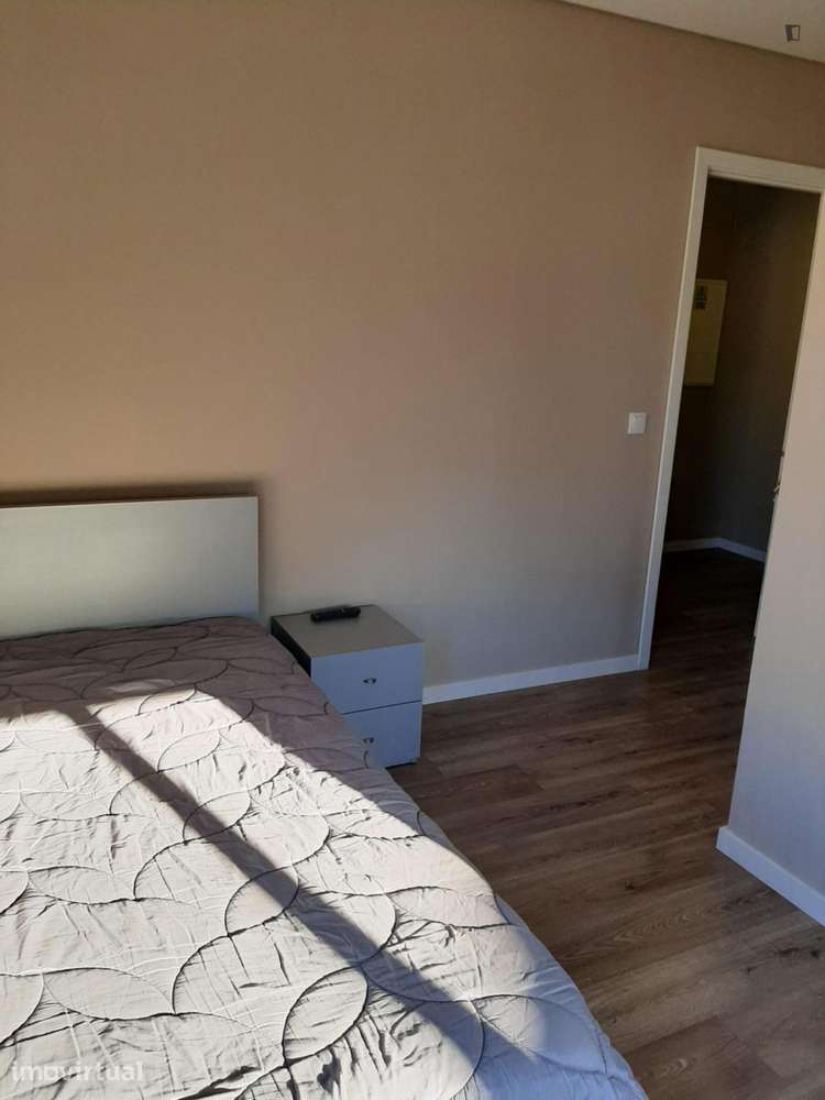 Quarto - localizado em Campanhã Porto - Grande imagem: 5/7