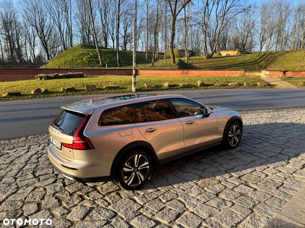 Volvo V60 Cross Country - 6