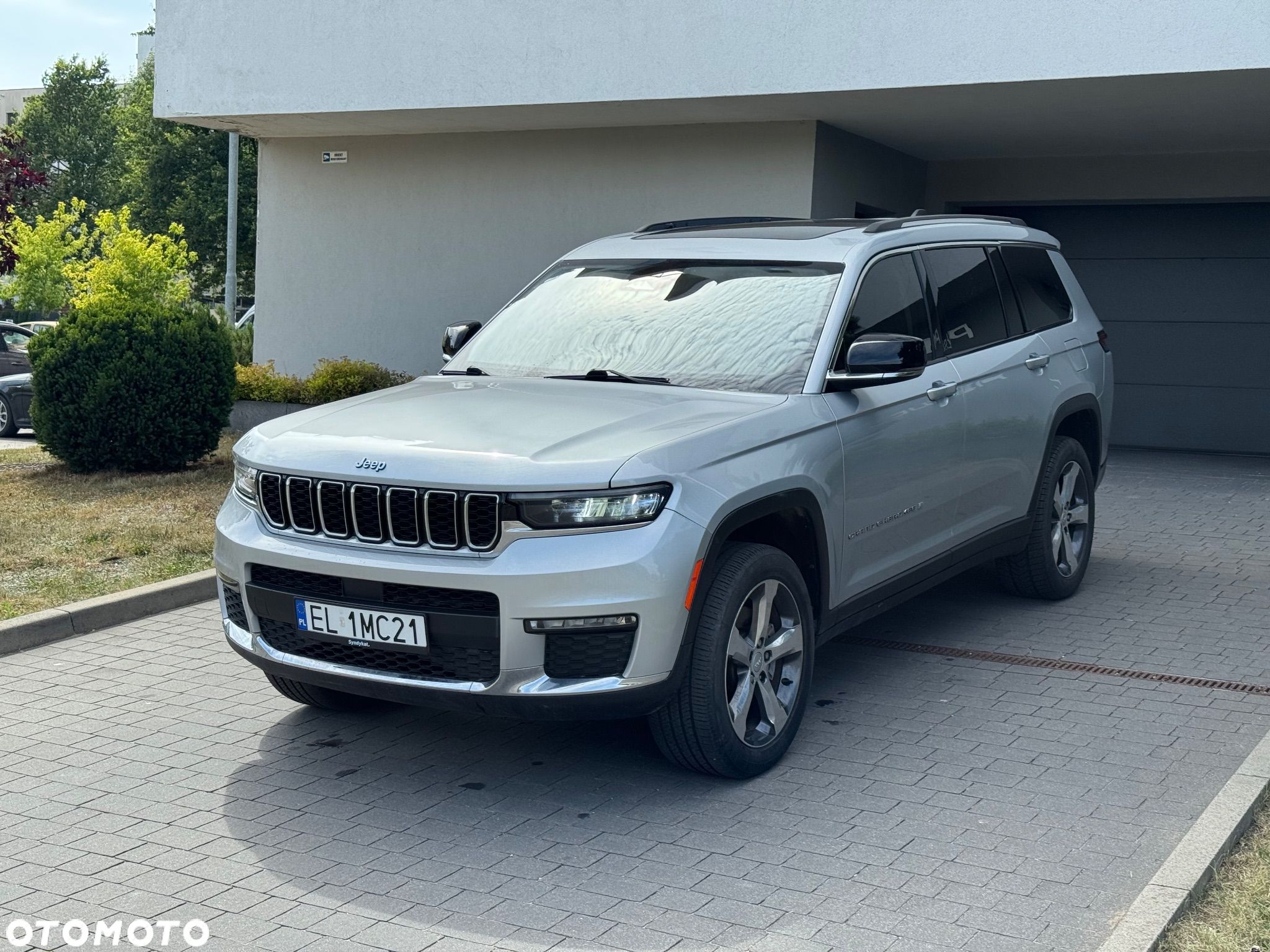 Jeep Grand Cherokee - 1
