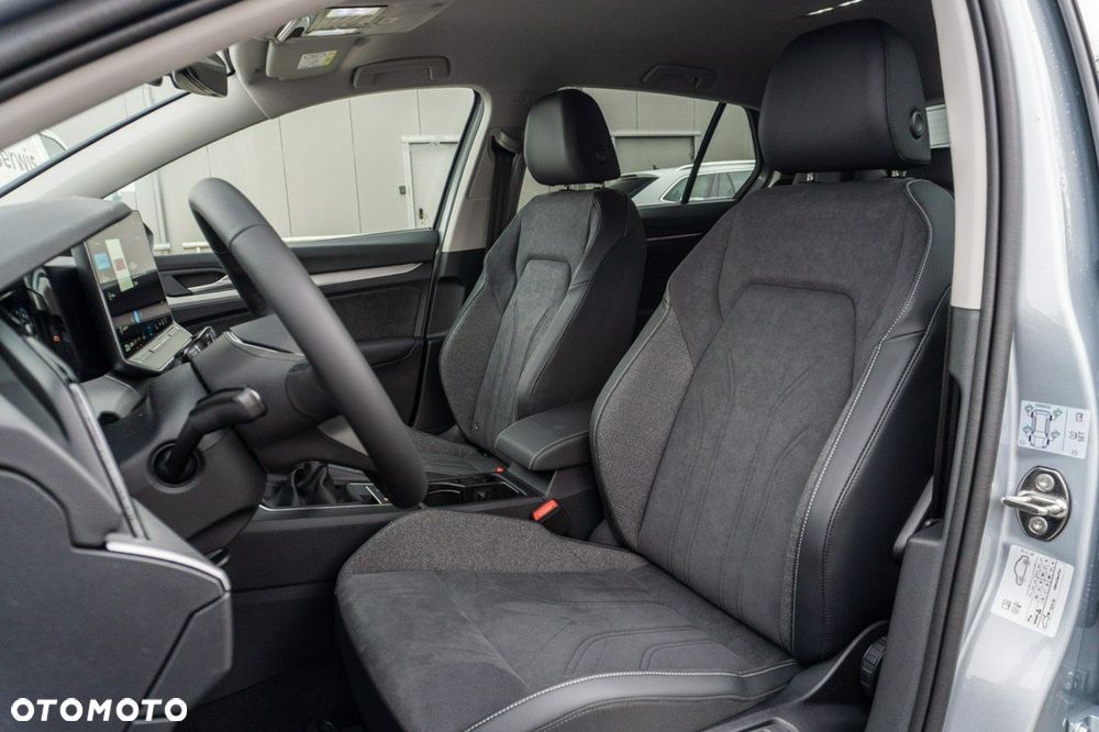 Volkswagen Golf - 12