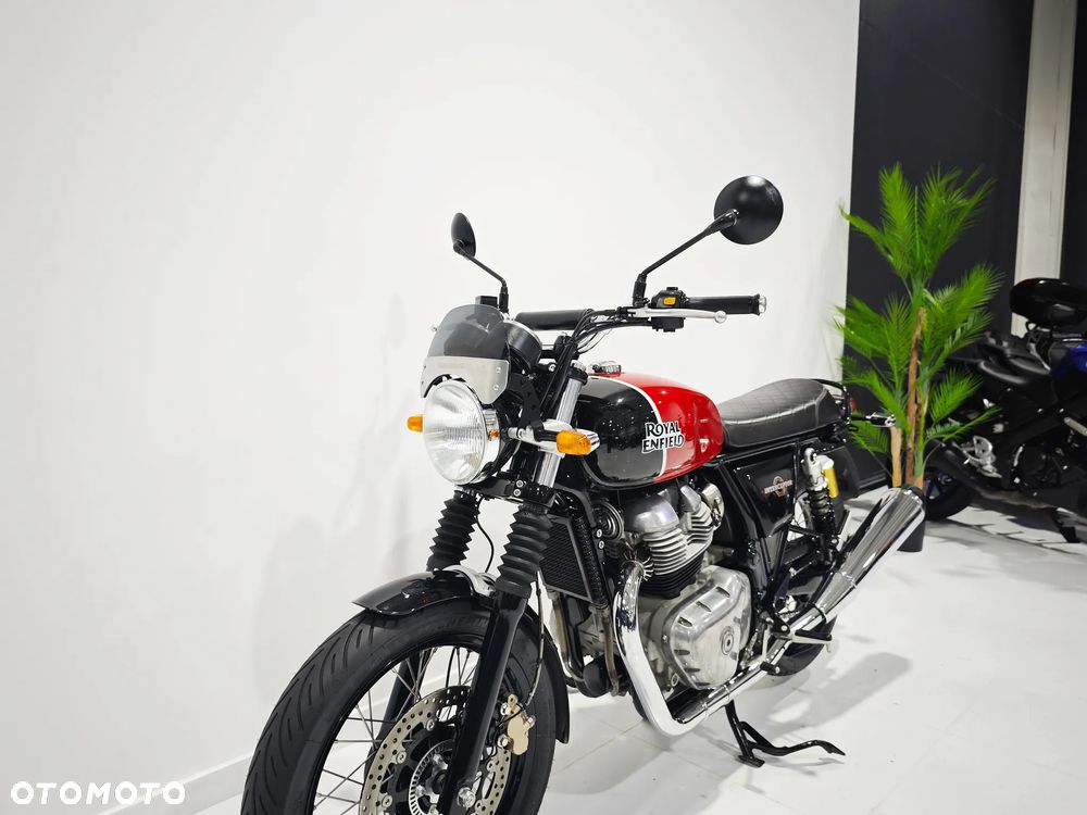 Royal Enfield Interceptor - 12