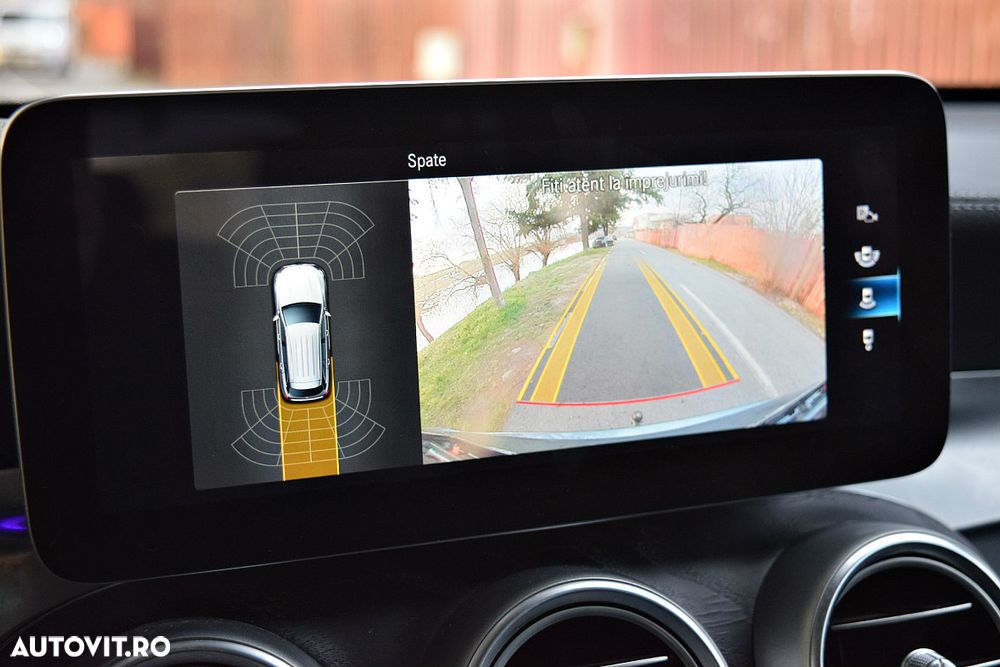 Mercedes-Benz GLC 300 e 4Matic 9G-TRONIC AMG Line Plus - 31