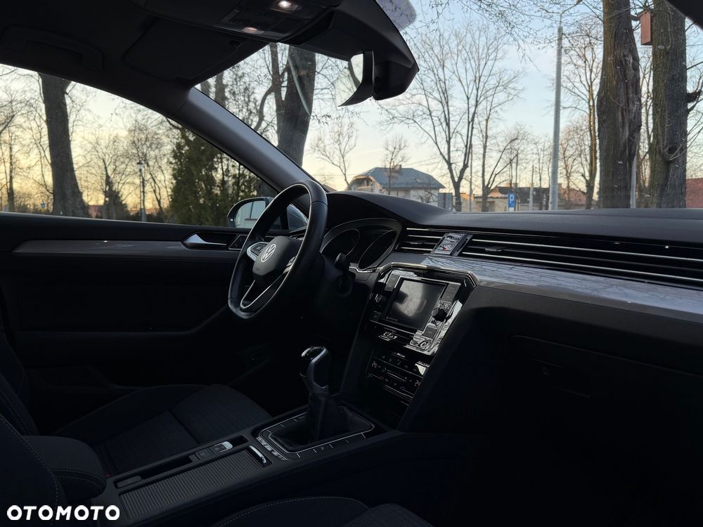Volkswagen Passat 2.0 TDI EVO Business - 19