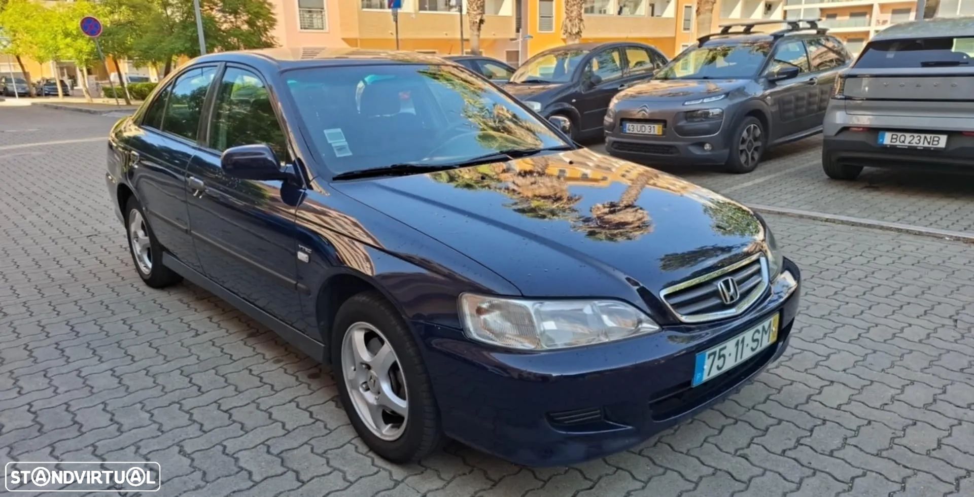 Honda Accord 1.8 LS - 1