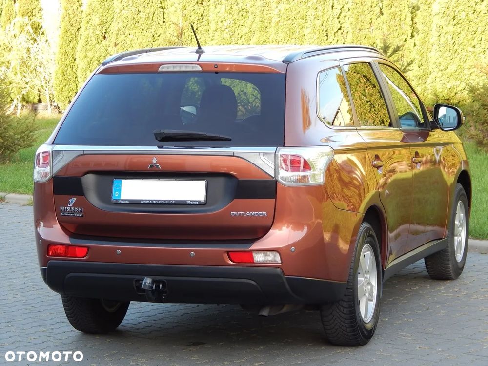 Mitsubishi Outlander 2012 photo 2