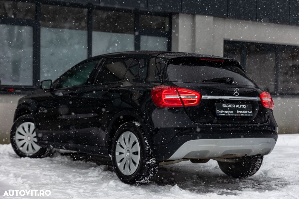 Mercedes-Benz GLA 220 d 4Matic 7G-DCT Style - 25