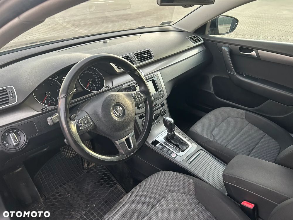 Volkswagen Passat 2.0 TDI Highline DSG - 9
