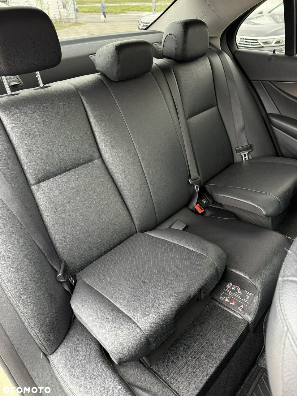 Mercedes-Benz Klasa E 200 d 9G-TRONIC - 12