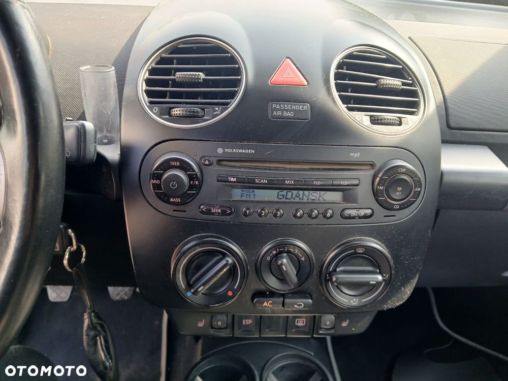 Volkswagen New Beetle 1.6 United - 19