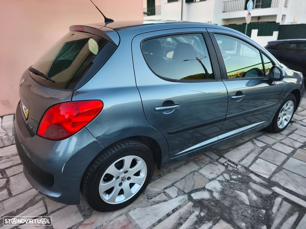 Peugeot 207 1.4 HDi Premium - 28