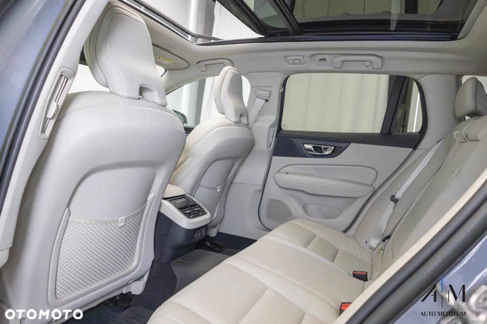 Volvo V60 Cross Country B4 D AWD Geartronic - 29