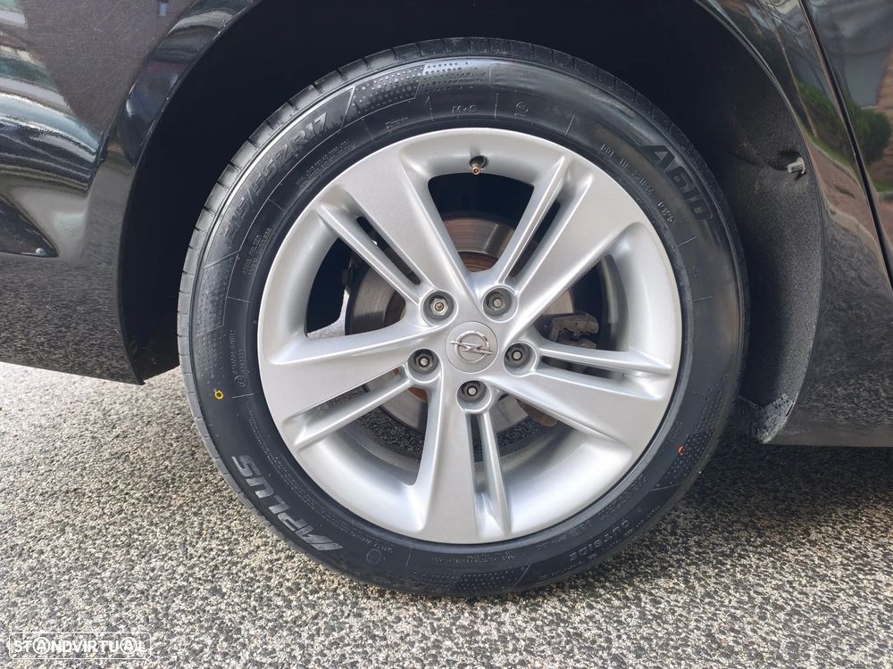 Opel Insignia Sports Tourer - 11