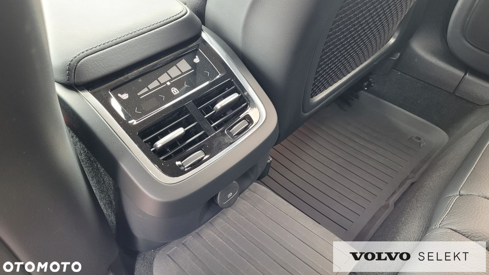 Volvo V60 Cross Country - 14