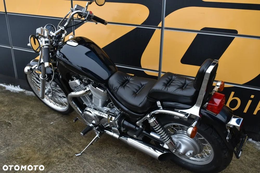 Suzuki Intruder - 9
