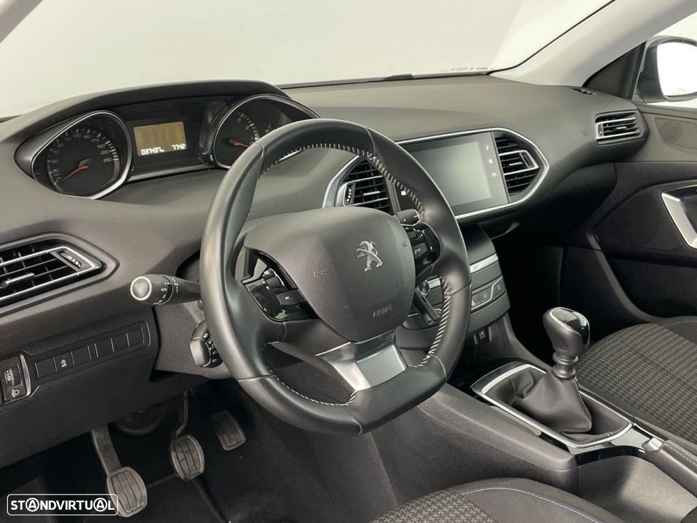 Peugeot 308 1.2 PureTech Style — fotografia 15
