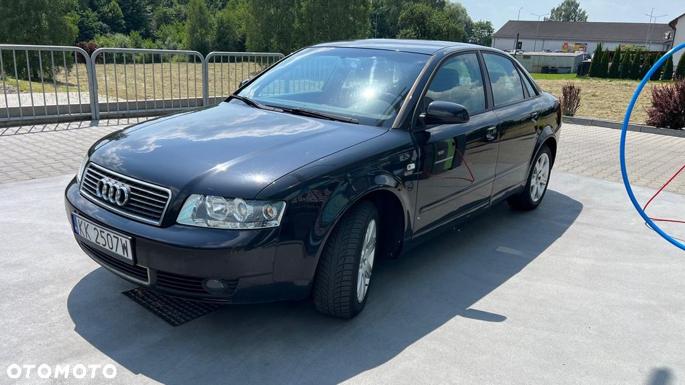 Audi A4 Limousine - 1