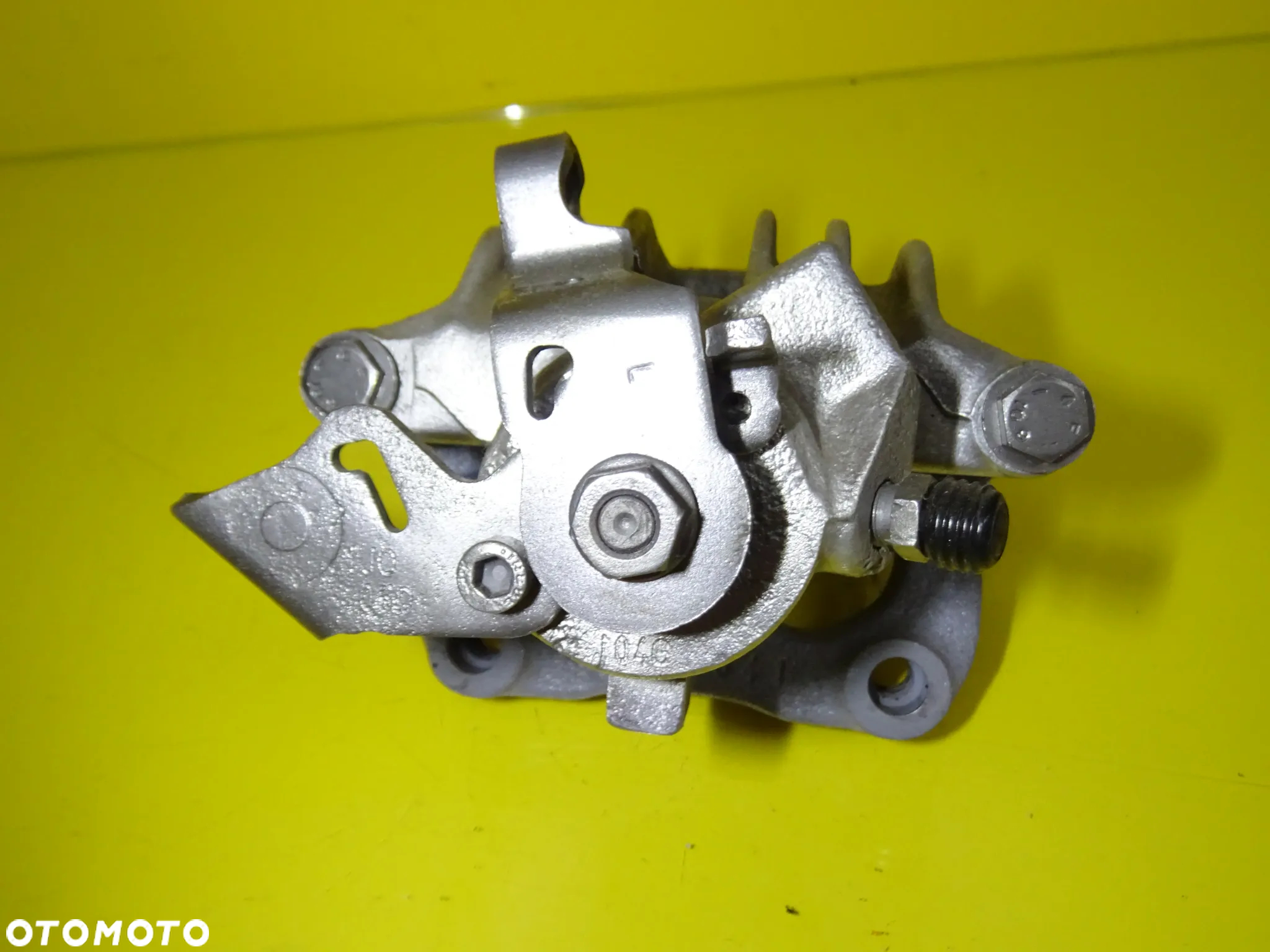 ZACISK ZACISKI HAMULCOWE KOMPLET PRAWY LEWY TYŁ VW GOLF IV Ø 38MM LUCAS NR1 - 12
