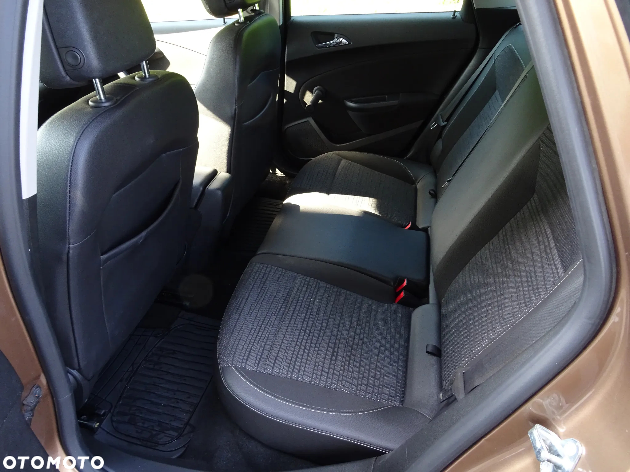 Opel Astra 1.4 Turbo Selection - 6