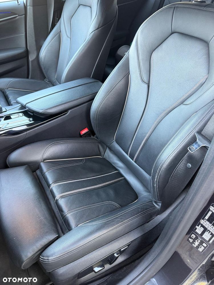 BMW Seria 5 520d xDrive M Sport Edition - 10