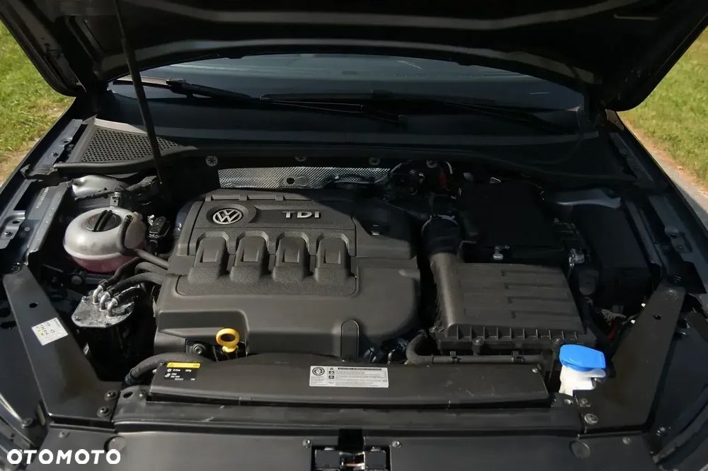 Volkswagen Passat - 21