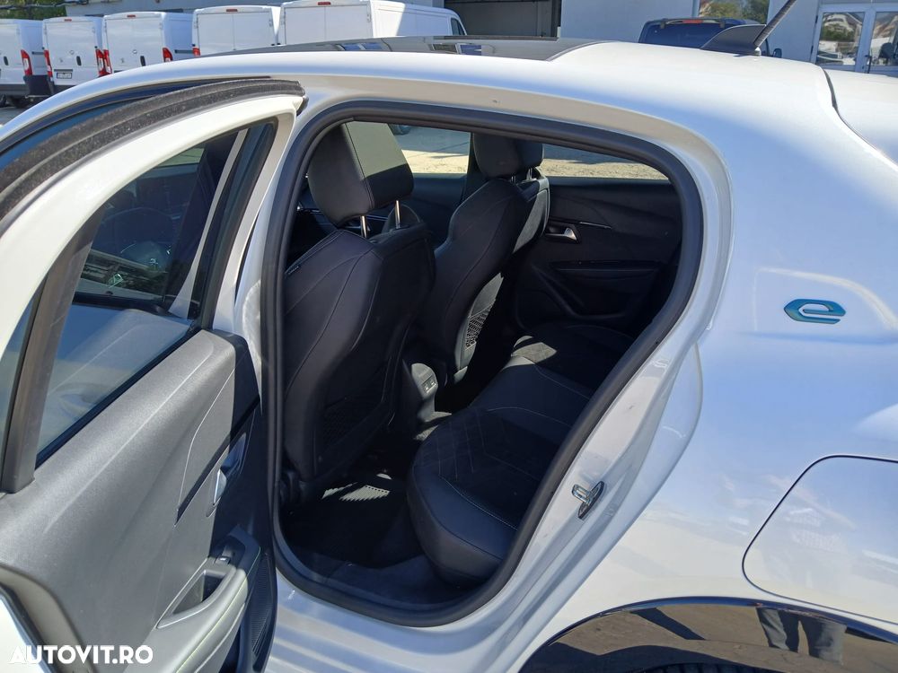 Peugeot 208 e-208 GT Pack - 9