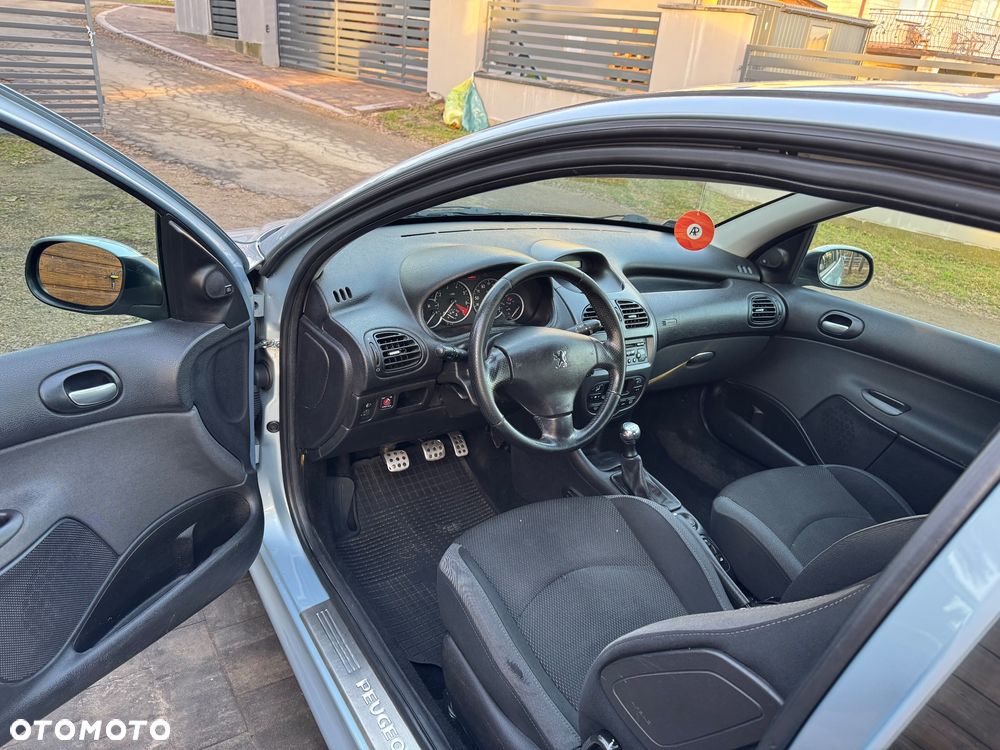 Peugeot 206 - 16