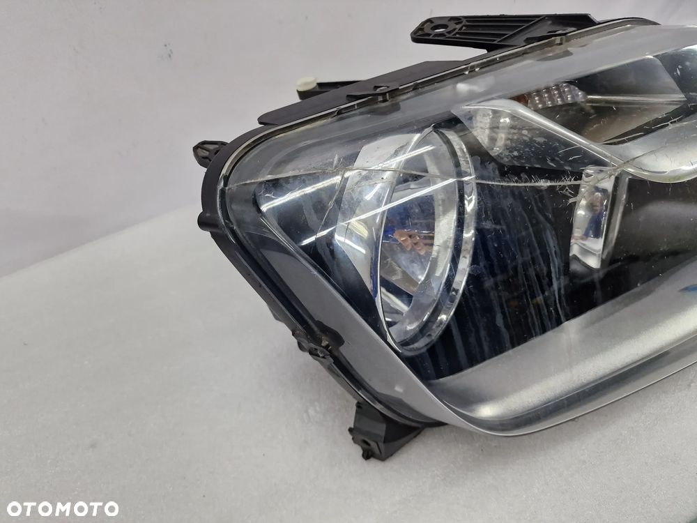 VW AMAROK 2H 09- PRAWA LAMPA PRZEDNIA PRZÓD , NR AUKCJI LA102 - 3