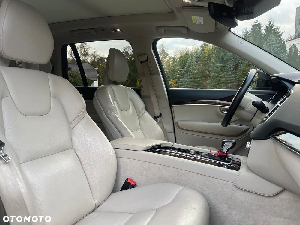 Volvo XC 90 T6 AWD Momentum 7os - 27