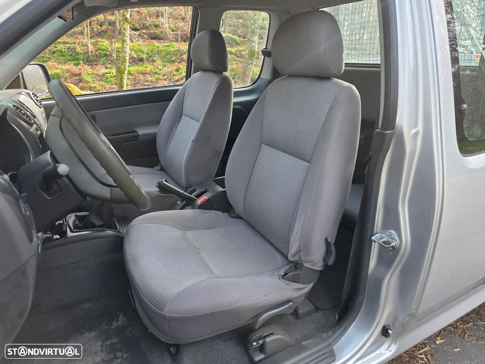 Isuzu D-Max 2.5 DTi CL 4WD L4 CM - 20