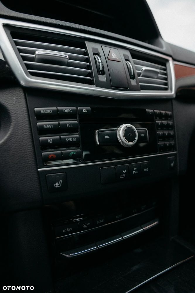 Mercedes-Benz Klasa E 200 CDI DPF BlueEFFICIENCY 7G-TRONIC Avantgarde - 18