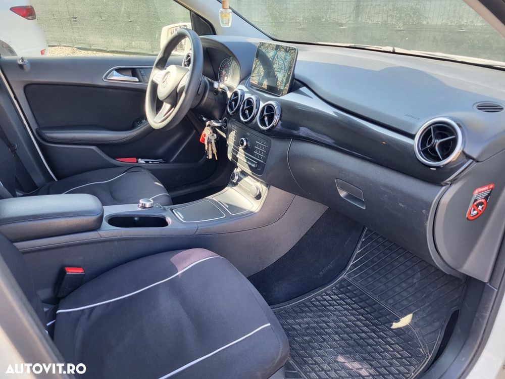 Mercedes-Benz B 180 - 21