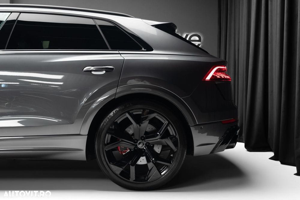 Audi RS Q8 - 9