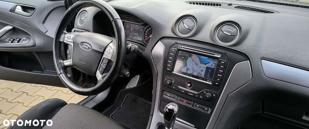 Ford Mondeo SW 2.0 EcoBoost Titanium - 36