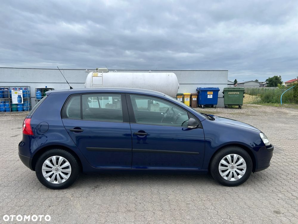 Volkswagen Golf - 6