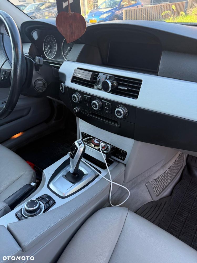 BMW Seria 5 520d - 11