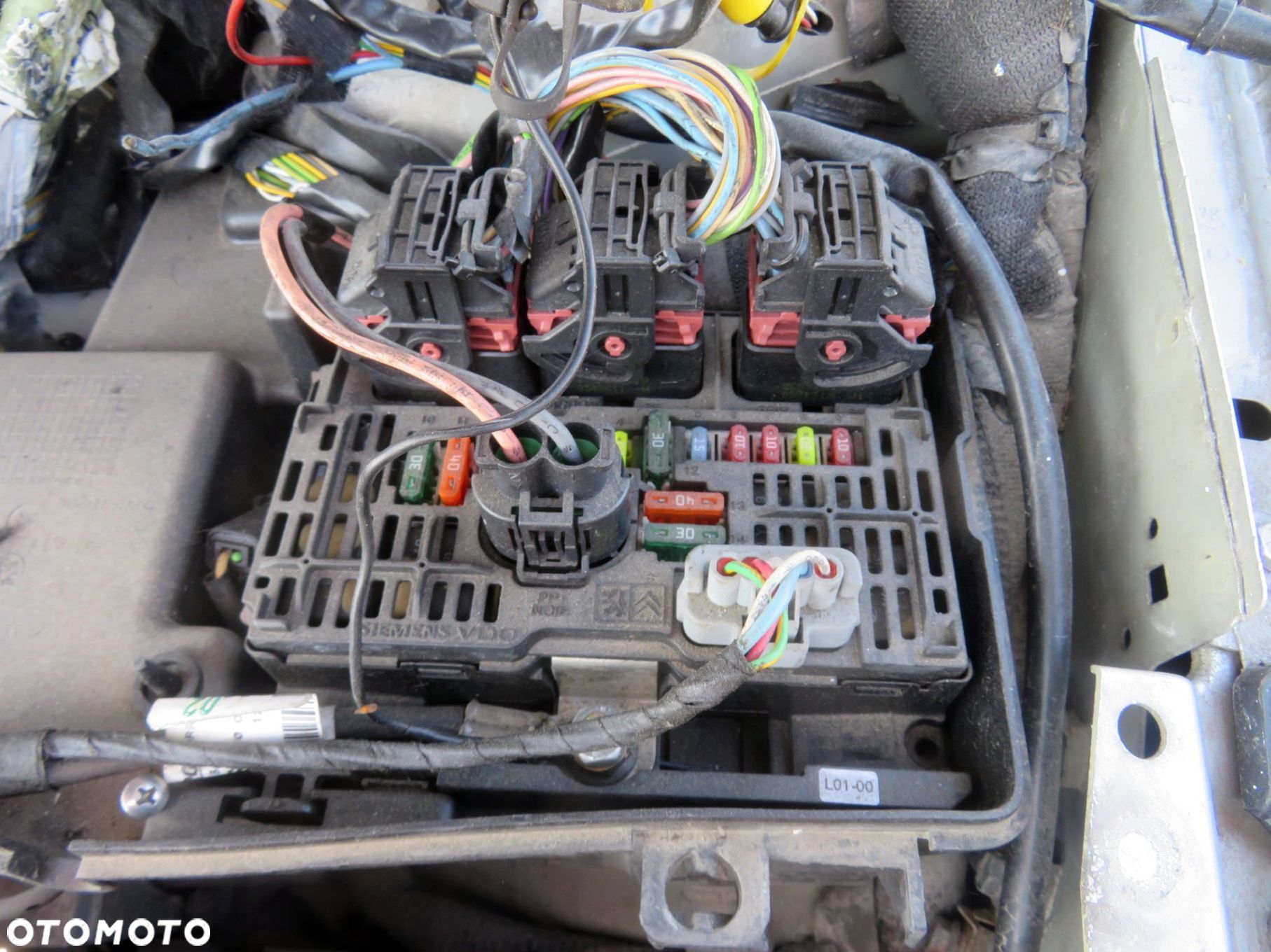 SKRZYNKA BEZPIECZNIKÓW 407  1.8 16V 9656593780 BSM L01 S118983001M PEUGEOT 2004-2007 - 1