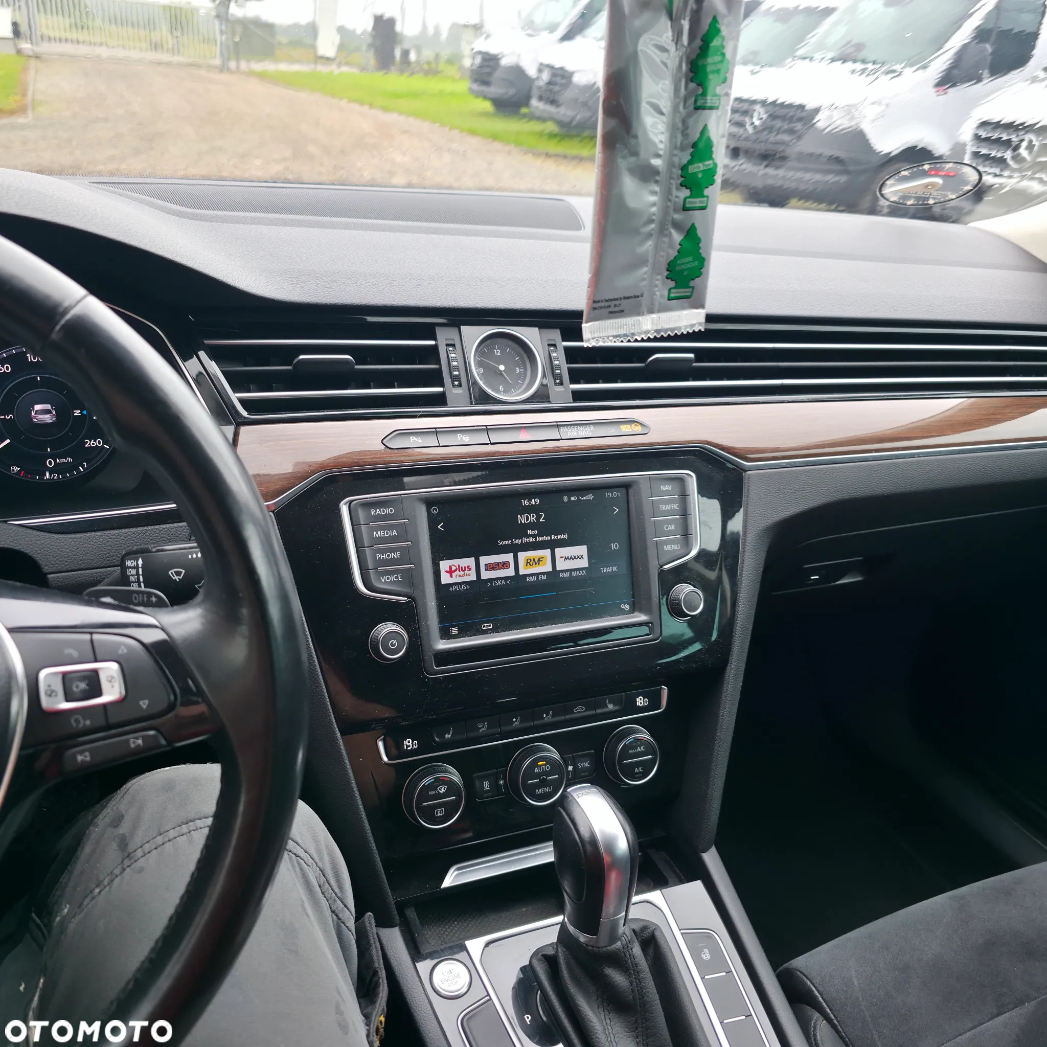 Volkswagen Passat 2.0 TDI BMT Highline DSG - 11