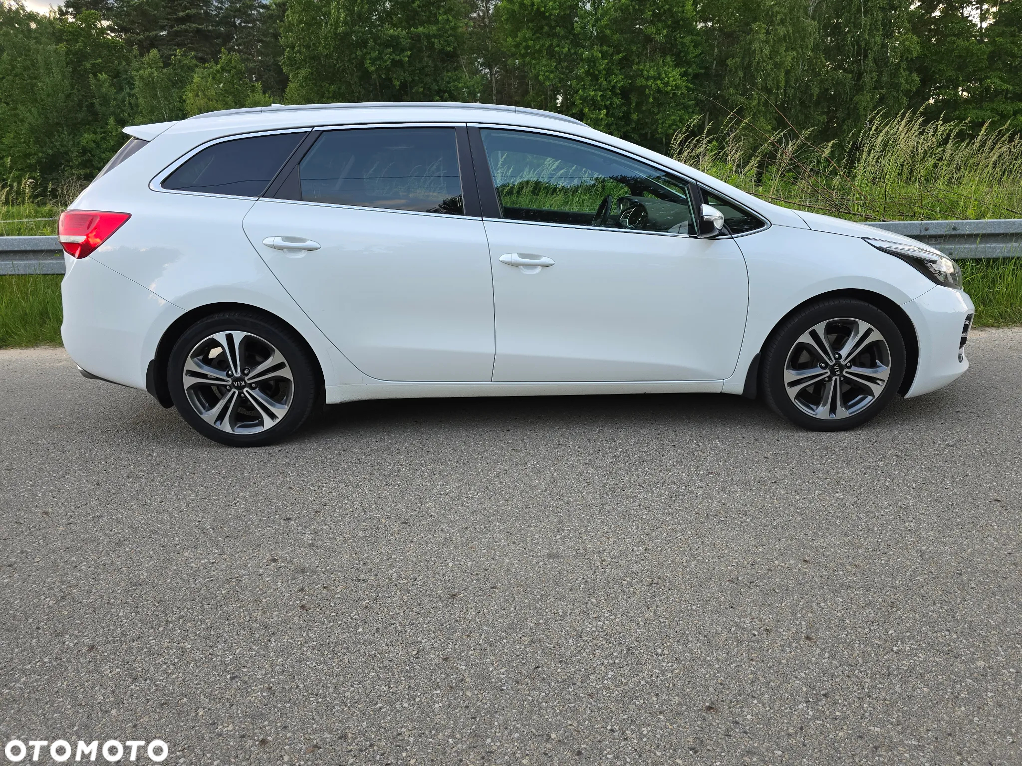 Kia Ceed 1.6 CRDi SCR GT-Line - 13