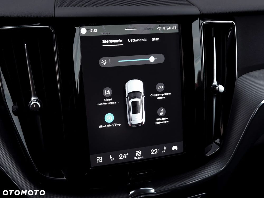 Volvo XC 60 B4 D AWD Plus Dark - 28