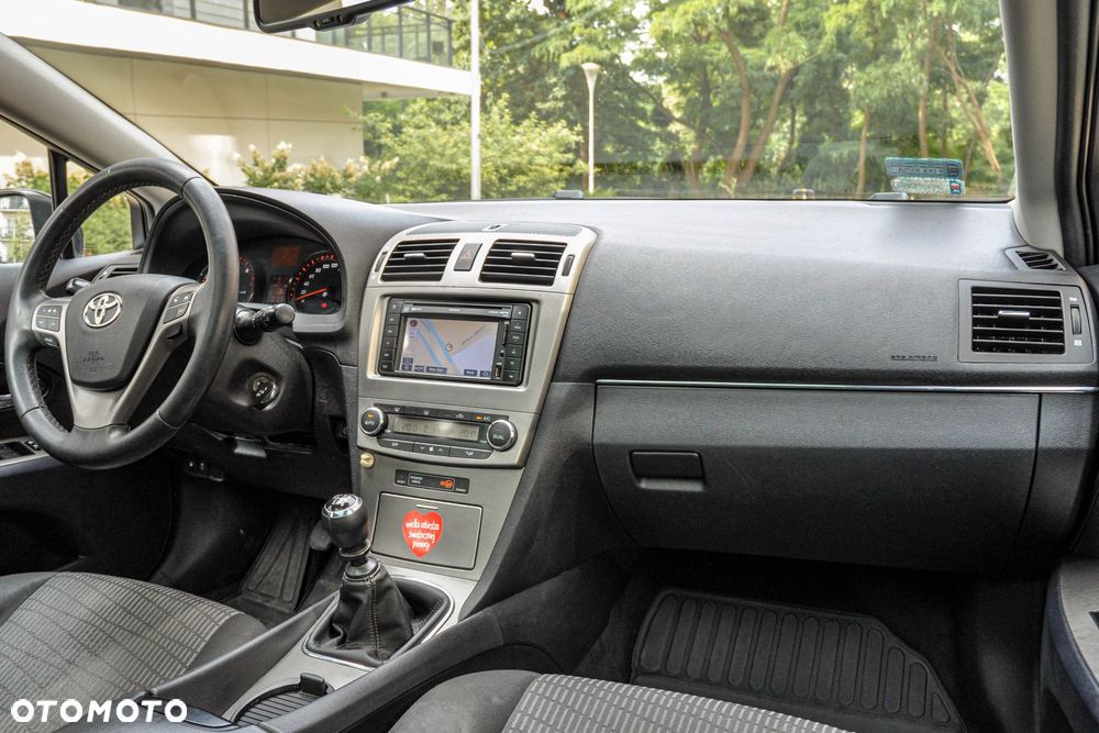 Toyota Avensis - 10