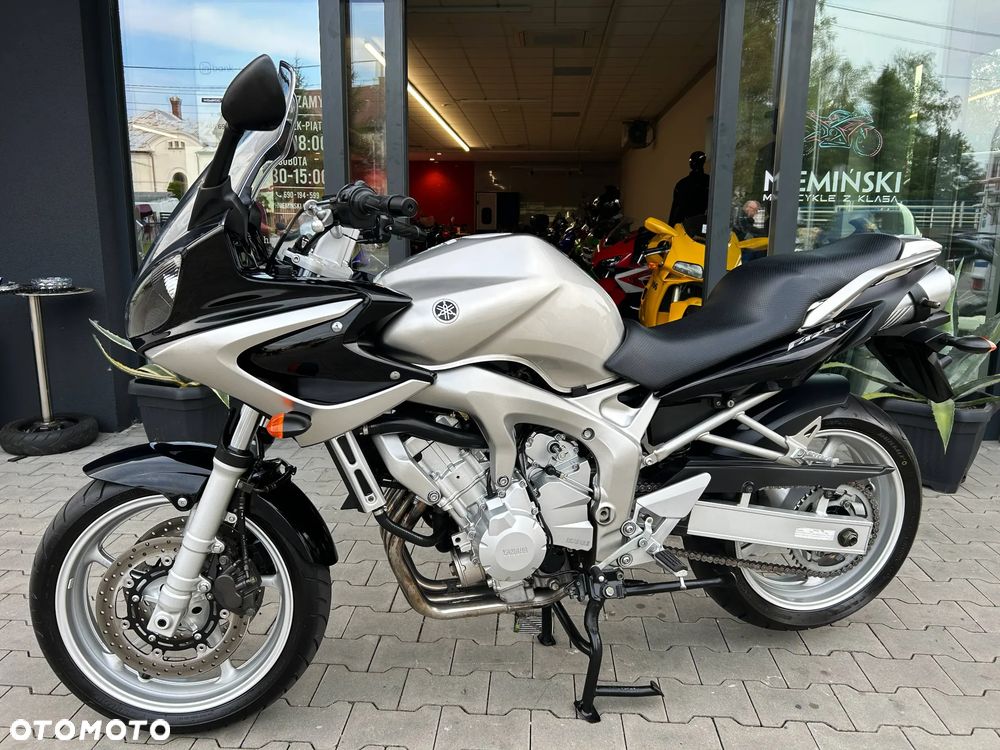 Yamaha FZ6 - 18